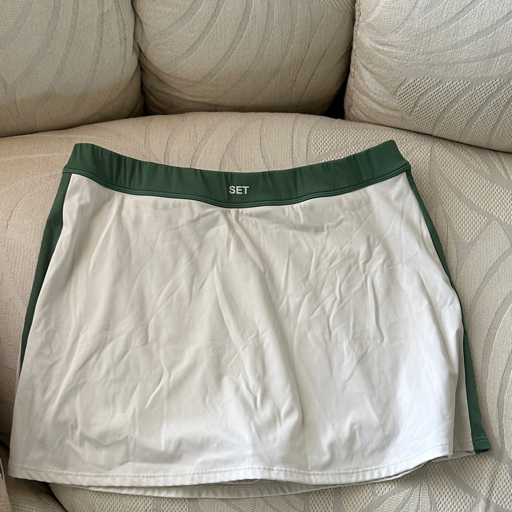 SET Active Green and White Sporty Skirt